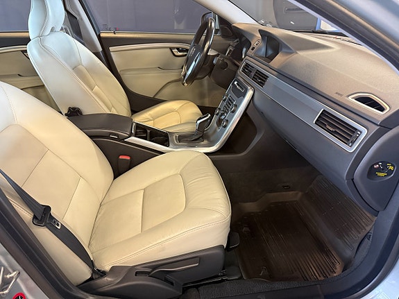 Volvo S80 7 of 13