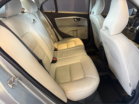Volvo S80 8 of 13