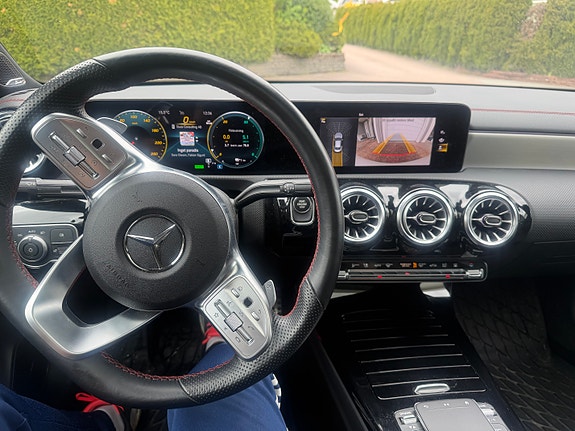 Mercedes-Benz CLA250 e 4 of 4