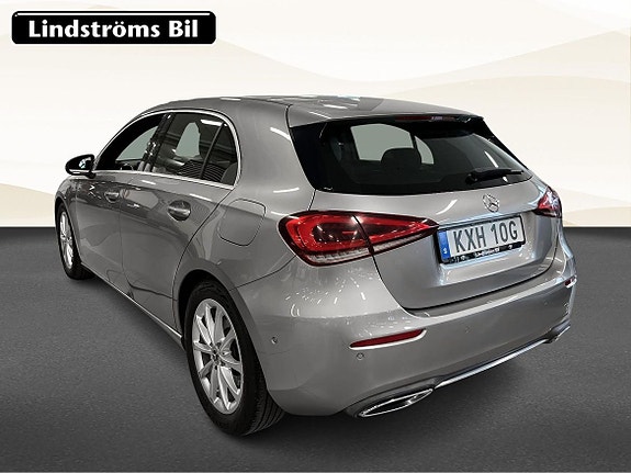 Mercedes-Benz A220 4 of 5