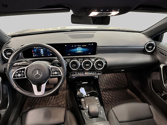 Mercedes-Benz A220 11 of 20