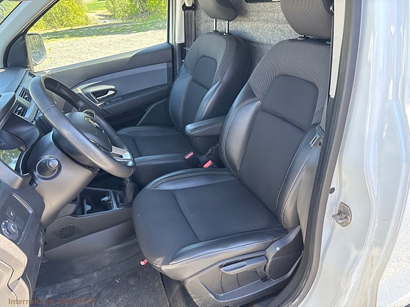 Renault Kangoo Express 16 of 26