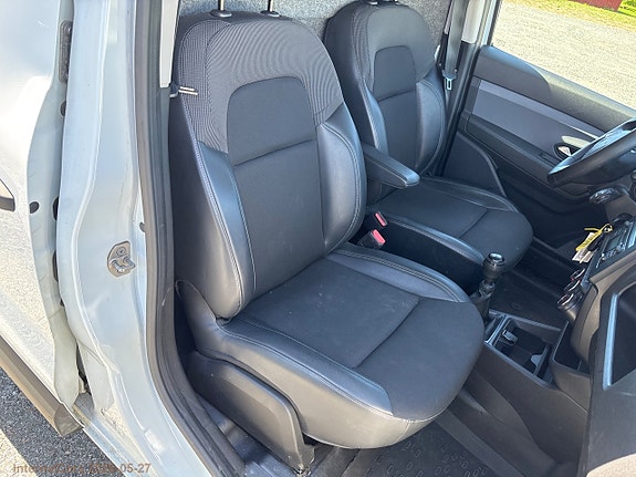 Renault Kangoo Express 17 of 26