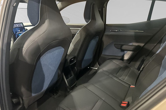Volvo EX30 8 of 12