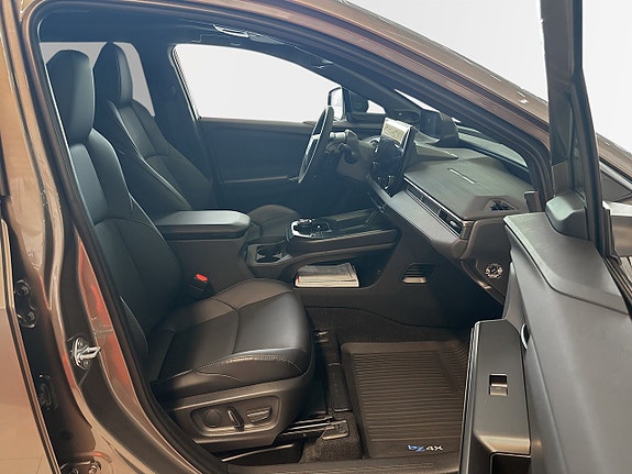 Toyota bZ4X Touring 6 of 11