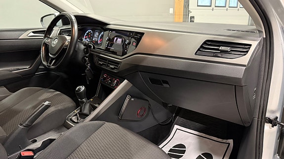 Volkswagen Polo 13 of 19