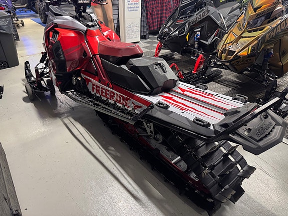Ski-Doo FREERIDE 850 E-TEC SHOT 146 - 23 7 of 9