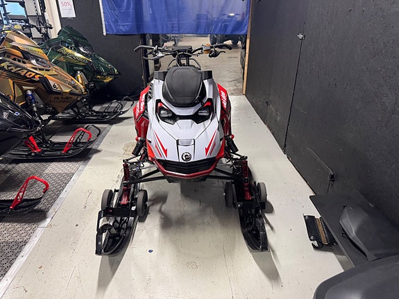 Ski-Doo FREERIDE 850 E-TEC SHOT 146 - 23 3 of 9