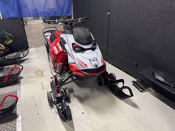 Ski-Doo FREERIDE 850 E-TEC SHOT 146 - 23 2 of 9