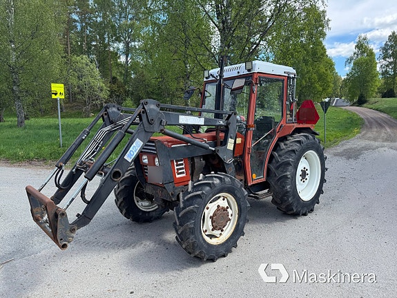 Traktor Fiat 45-66 DT med lastare