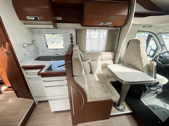 Rapido 650F - Queenbed, Taksäng, 5 åkande, 3500kg 9 of 18