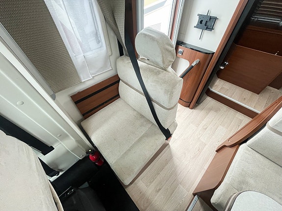 Rapido 650F - Queenbed, Taksäng, 5 åkande, 3500kg 15 of 18