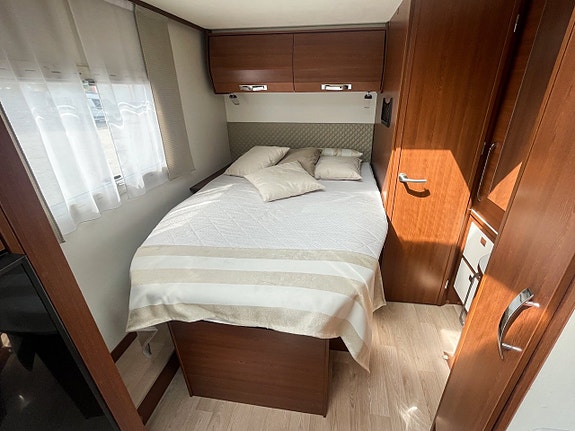 Rapido 650F - Queenbed, Taksäng, 5 åkande, 3500kg 4 of 18