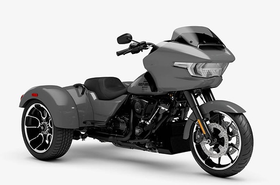 Harley-Davidson Road Glide 3 2 of 9
