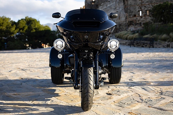 Harley-Davidson Road Glide 3 3 of 9