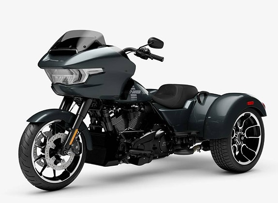 Harley-Davidson Road Glide 3 4 of 9