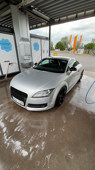 Audi TT 2 of 5