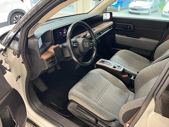 Honda e 5 of 5