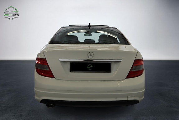 Mercedes-Benz C180 8 of 19
