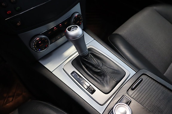 Mercedes-Benz C180 13 of 19