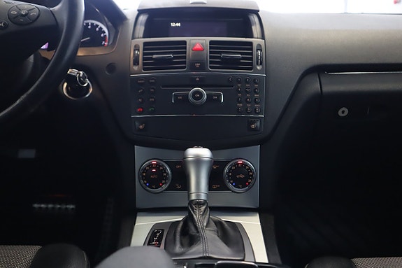 Mercedes-Benz C180 16 of 19