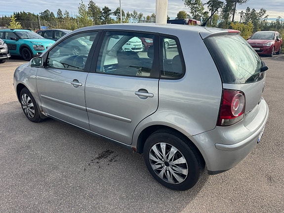 Volkswagen Polo 2 of 10