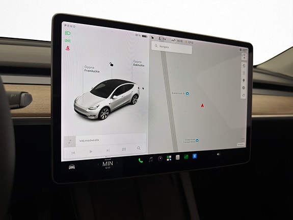 Tesla Model Y 17 of 30