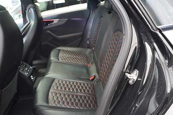 Audi RS4 14 of 27
