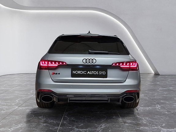 Audi RS4 4 of 5