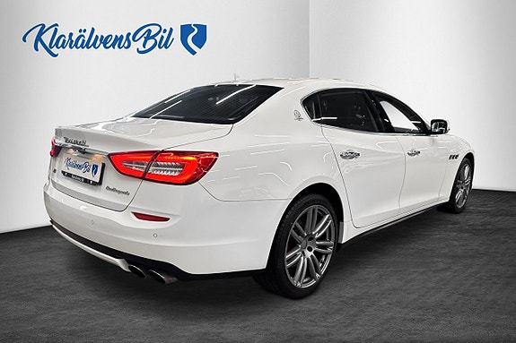 Maserati Quattroporte 5 of 5