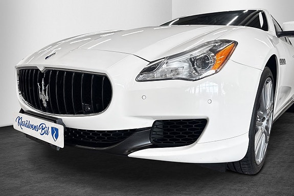 Maserati Quattroporte 3 of 5
