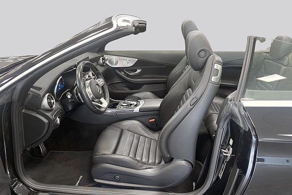 Mercedes-Benz C300 8 of 15