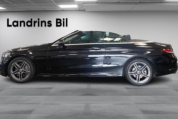 Mercedes-Benz C300 4 of 5