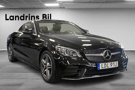 Mercedes-Benz C300 3 of 5