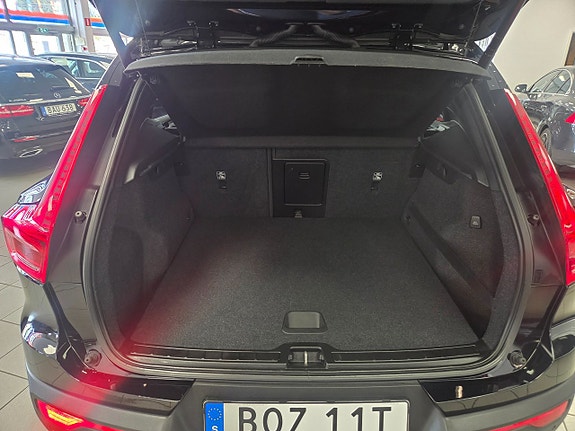 Volvo XC40 8 of 26