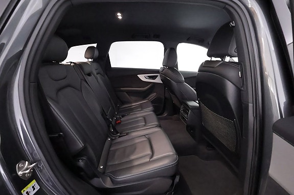 Audi Q7 12 of 24