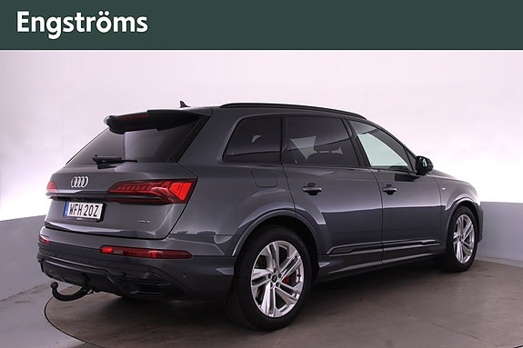 Audi Q7 4 of 5