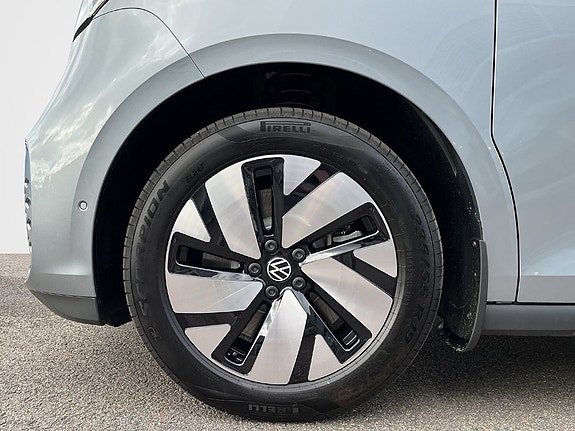 Volkswagen ID. Buzz 9 of 12