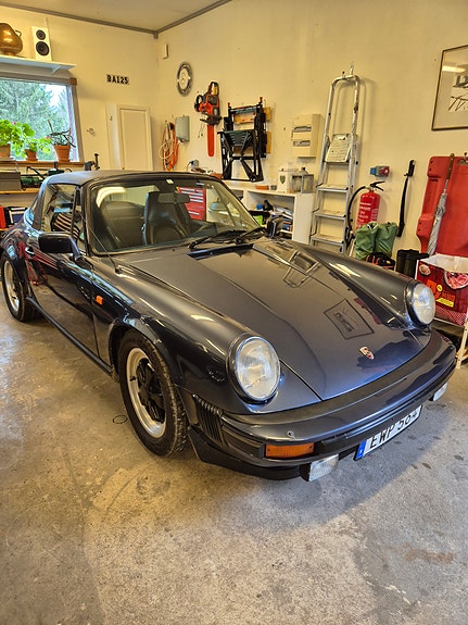 Porsche 911 Targa 4 of 5
