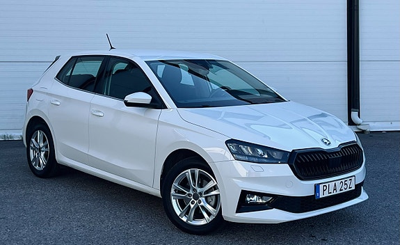 Skoda Fabia 2 of 5