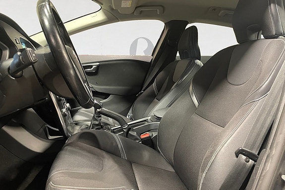 Volvo V40 3 of 16