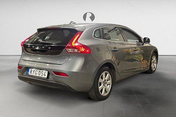 Volvo V40 7 of 16
