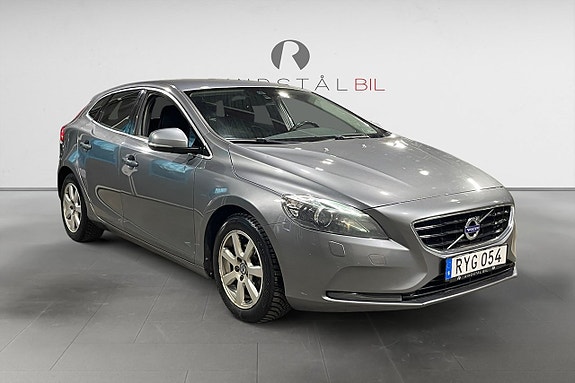 Volvo V40 9 of 16