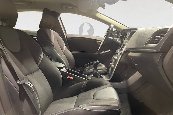 Volvo V40 15 of 16