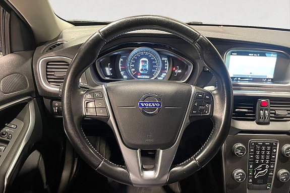 Volvo V40 13 of 16