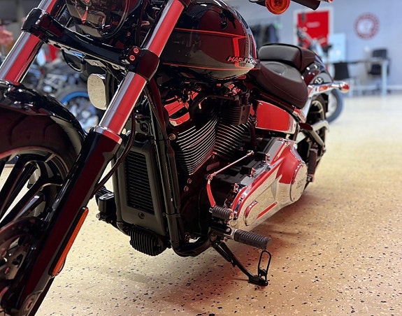 Harley-Davidson Breakout 0 MIL HELT ORG. 5 of 6