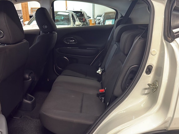 Honda HR-V 9 of 15
