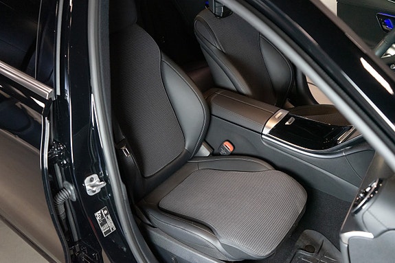 Mercedes-Benz C300 e 16 of 19