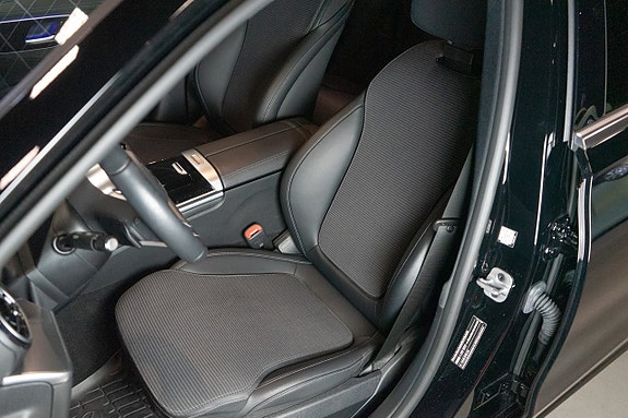 Mercedes-Benz C300 e 15 of 19
