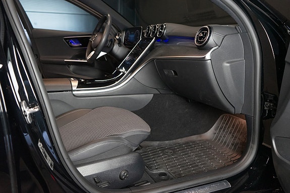 Mercedes-Benz C300 e 14 of 19